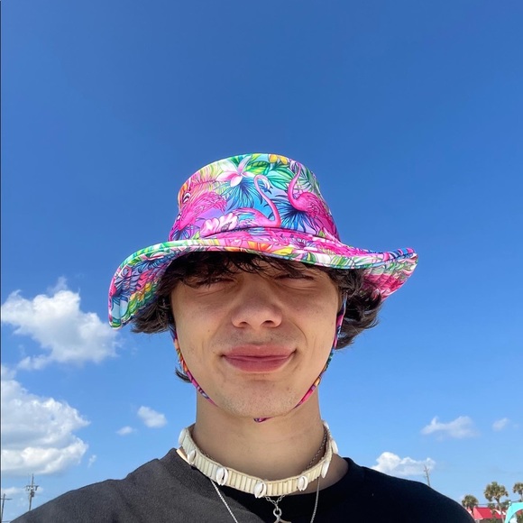 Meet your Posher, Dalton - Picture 6 of 7